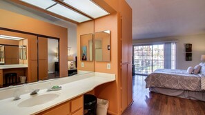 2 slaapkamers, een strijkplank/strijkijzer, gratis wifi, beddengoed
