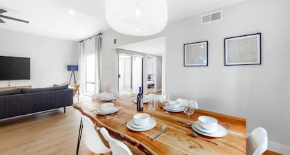 Golf Course Front Home with Shared Pool, Fast WiFi, Central AC, and Washer/Dryer