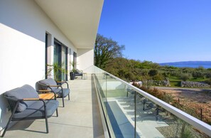 Terrace/patio - Modern Villa Sensei with Private Pool and Sea View (Linardići (Krk))