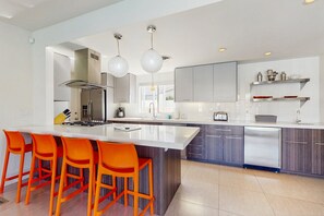 Fridge, microwave, oven, stovetop - Historical, mid-century modern home w/ a private pool & gas grill - dogs welcome (Rancho Mirage)