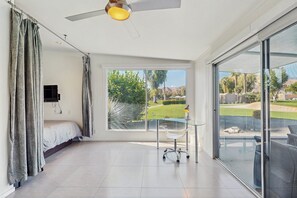 3 bedrooms, desk, iron/ironing board, free WiFi - Historical, mid-century modern home w/ a private pool & gas grill - dogs welcome (Rancho Mirage)