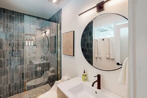 Shower, hair dryer, towels - Beautiful home with private pool, pool spa & open living space (Palm Springs)