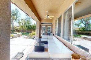 Terrace/patio - Palm Desert retreat with private pool, fireplace, & W/D & Pet Friendly (Palm Desert)