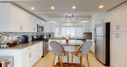 Private Desert Gem W/ Private Pool/Spa, Gourmet Kitchen & More - Dogs OK