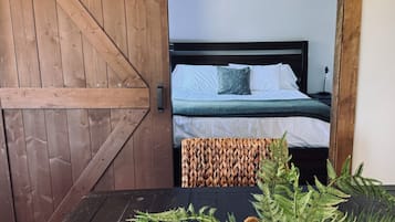 Blackout curtains, iron/ironing board, free WiFi