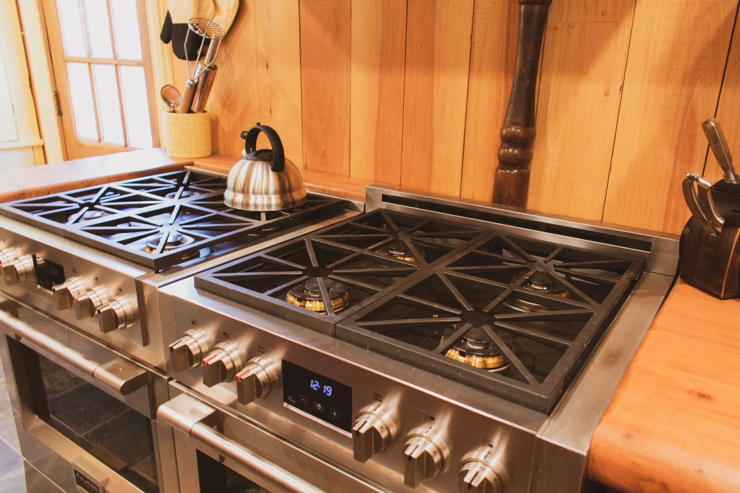 House, Partial Lake View | Private kitchen