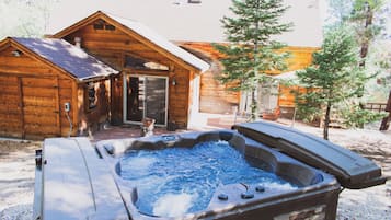 Baita, vista resort | Idromassaggio all'aperto