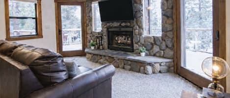 Suite, Resort View | Living area