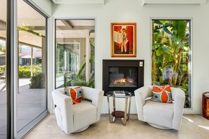 Interior - Stunning, dog-friendly home with central AC, W/D, and private pool & pool spa (Palm Springs)