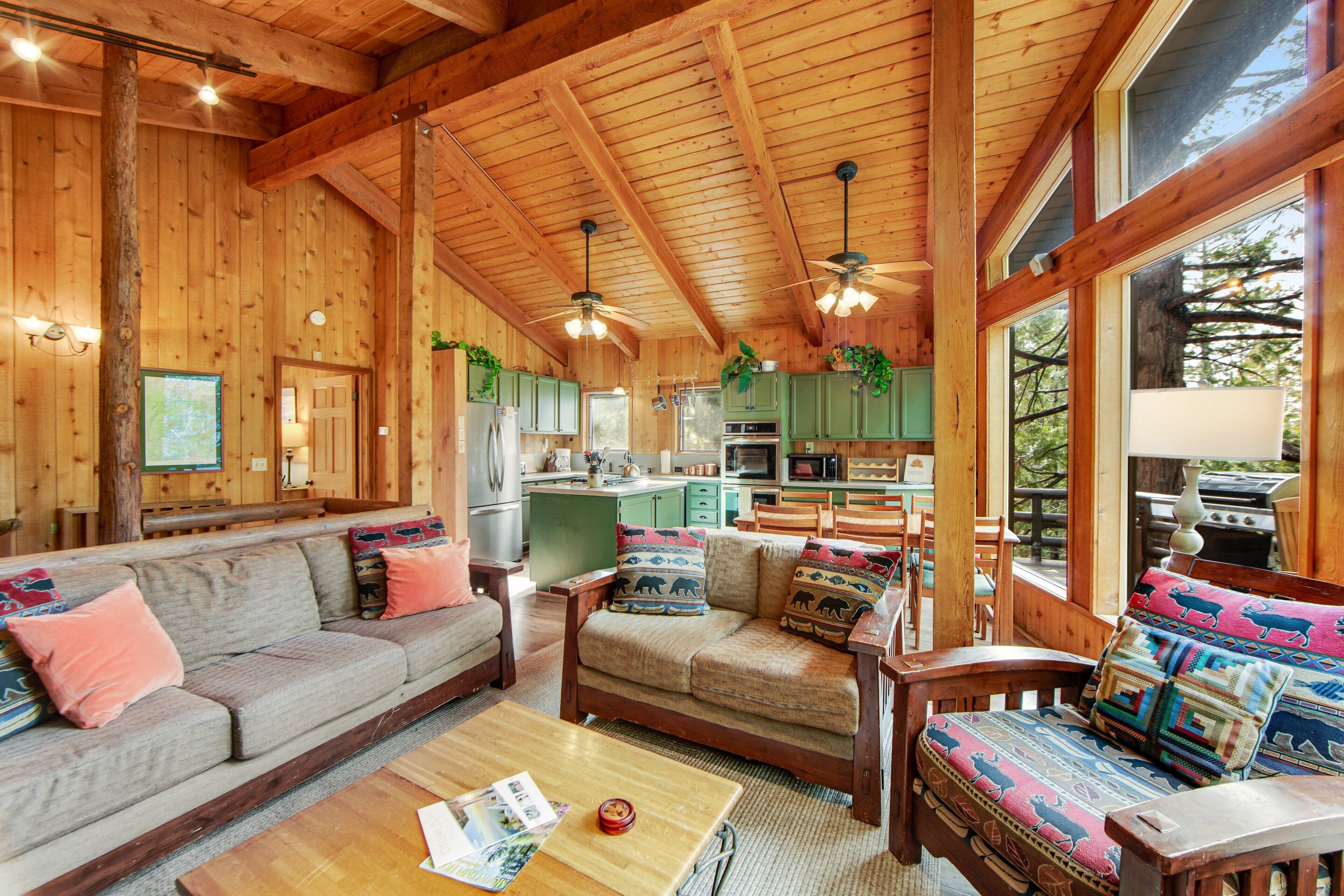 Smart TV, fireplace, DVD player, books