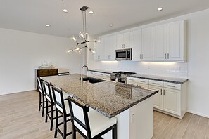 Fridge, microwave, oven, stovetop - Luxurious private oasis with pool, spa, firepit lounge & on-site restaurant (Indio)
