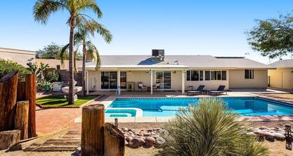 Dog-friendly sunshine stay with private pool, spacious yard, central AC & W/D