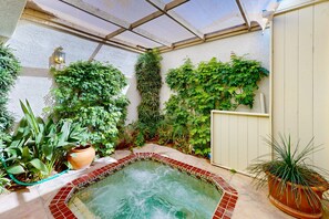 Spa - Condo on Golf Course with Private Hot Tub | On-Site Pools & Spa (Rancho Mirage)