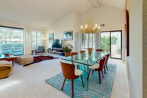 Interior - Condo on Golf Course with Private Hot Tub | On-Site Pools & Spa (Rancho Mirage)