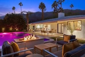 A heated pool - Designer gem with private pool, spa, golf course & mountain views (Palm Springs)