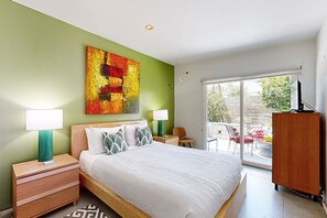 3 bedrooms, iron/ironing board, free WiFi, bed sheets - Mid-Century Jack LaLanne home with pool, spa & firepit (Palm Springs)