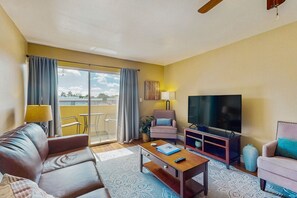 Smart TV - Welcoming condo with WiFi & pool - near Scottsdale Fashion Square (Scottsdale)