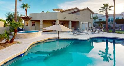 Luxury home w/ private pool & optional pool heat, rooftop patio & mountain views