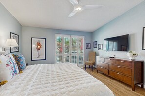 2 bedrooms, desk, iron/ironing board, free WiFi - Mesquite Country Club | Corner-Unit with 2 Patios | Pool, Hot Tub & Tennis (Palm Springs)