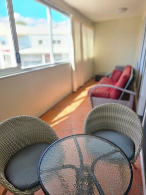 Interior - Room 20: Spacious 2-BR Central Apartment - 1 Queen & 3 Singles - Full Amenities (Jindabyne)