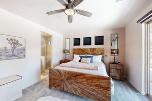 3 bedrooms, iron/ironing board, free WiFi, bed sheets - Spacious mountain view escape with guest house, patio & washer/dryer - near golf (Flagstaff)