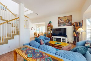 Smart TV, fireplace, DVD player, books - Expansive home with fireplace, heated pool & and spa in backyard haven (Indio)
