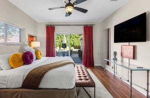 3 bedrooms, iron/ironing board, free WiFi, bed sheets - Stylish, dog-friendly home with private pool, pool spa, enclosed yard & grill (Palm Springs)