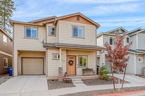 Exterior - Inviting Family Home Near Town with Amazing Views, Fast WiFi, & Central AC (Flagstaff)
