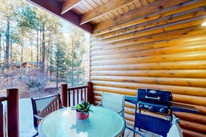 Outdoor dining - Two-story cabin with furnished decks, fireplace, washer/dryer, & central AC (Pinetop)
