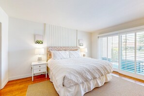 Room - Palm Desert Resorter | New Furnishings | 20 Pools, Championship Golf (Palm Desert)