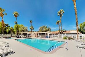 Pool - Palm Desert Resorter | New Furnishings | 20 Pools, Championship Golf (Palm Desert)