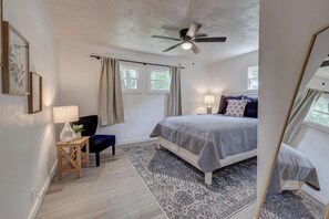 2 bedrooms, WiFi, bed sheets -  Nice 2bed for mid term. Close to Joplin hospitals. Utilities and wifi included. (Joplin)