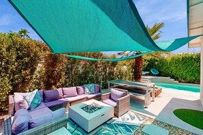 Terrace/patio - Centrally located home with private pool & hot tub, alfresco dining & firepit (Palm Springs)