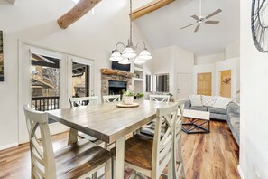 Dining - Peaceful retreat with covered porch, washer/dryer - golf/hiking (Pinetop)