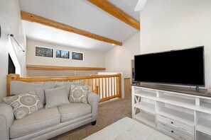 Smart TV - Peaceful retreat with covered porch, washer/dryer - golf/hiking (Pinetop)
