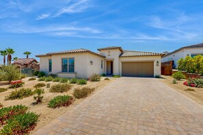 Exterior - The Dream Weaver | House in La Quinta with a private pool and hot tub (La Quinta)