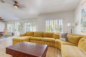 Smart TV, fireplace - La Quinta Living: Relax by the Pool, Play Under the Sun, and Repeat the Fun. (La Quinta)