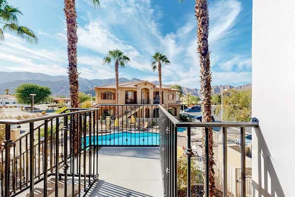 Property grounds - 2nd-Floor Condo with Central AC, Shared Pool - #LIC-260042 (La Quinta)