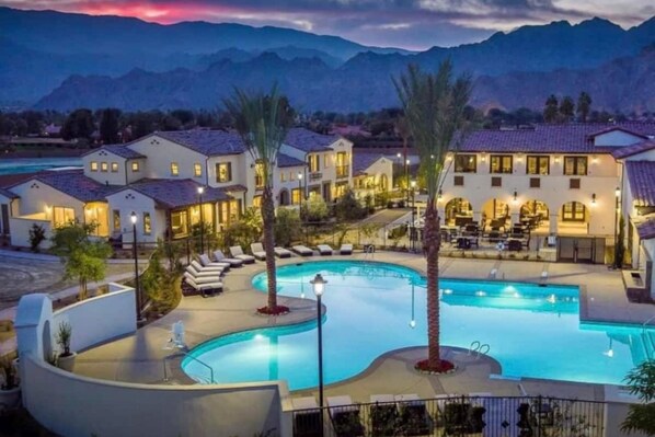 Pool - Brand new mountain view home with pool, hot tub, & kitchen - center of PGA West (La Quinta)