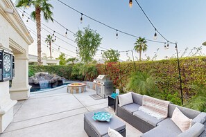 Terrace/patio - Beautiful home with private pool, hot tub, and outdoor games - golf nearby (La Quinta)