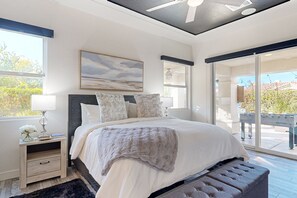 3 bedrooms, free WiFi, bed sheets, wheelchair access - Beautiful home with private pool, hot tub, and outdoor games - golf nearby (La Quinta)