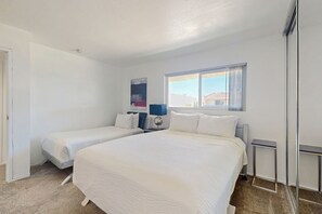 2 bedrooms, desk, iron/ironing board, free WiFi - Mountain View Condo Close to Downtown with Balcony & Shared Pool/Spa/Tennis (Palm Springs)