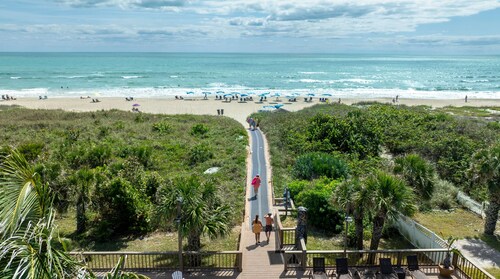 Westgate resort. Cocoa beach Deluxe Suite. On the Beach! 