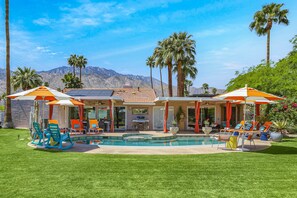 Pool - Colorful home with stunning backyard, pool, spa, WiFi, central AC, and fireplace (Palm Springs)