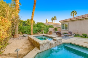 A heated pool - Dog-friendly desert style home with sprawling pool, pool spa, firepit & grill (La Quinta)