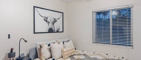 4 habitaciones, escritorio, wifi gratis y ropa de cama