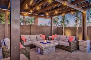 Terrace/patio - Modern paradise with private pool, firepit, putting green, game room & AC (Scottsdale)