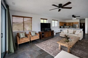 Smart TV, video games, ping pong, books - Oak Creek Overlook: Views, Game Room, Gym (Sedona)