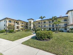 Exterior - Perfect 2-bedroom condo in enchanting Fort Myers (Fort Myers)