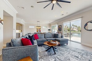Smart TV, fireplace - Spectacular lakefront & mountain views on the Pete Dye Dunes Golf Course (La Quinta)